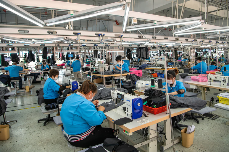 The Evolution of China’s Apparel Industry: A Sourcing and Strategic Guide for International Buyers