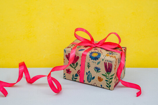 Gifts & Crafts